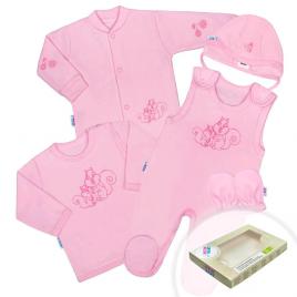 New Baby Mókusokkal Rózsaszín 5 részes pamut baba együttes dobozban