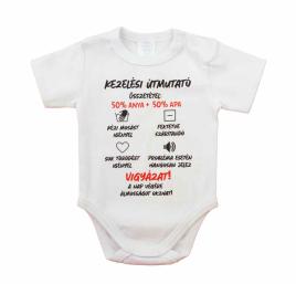 Feliratos rövid ujjú baba body
