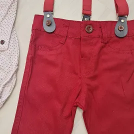Baba alkalmi szett kisfiúknak Fehér-piros színben szívecskés-pöttyös bodyval